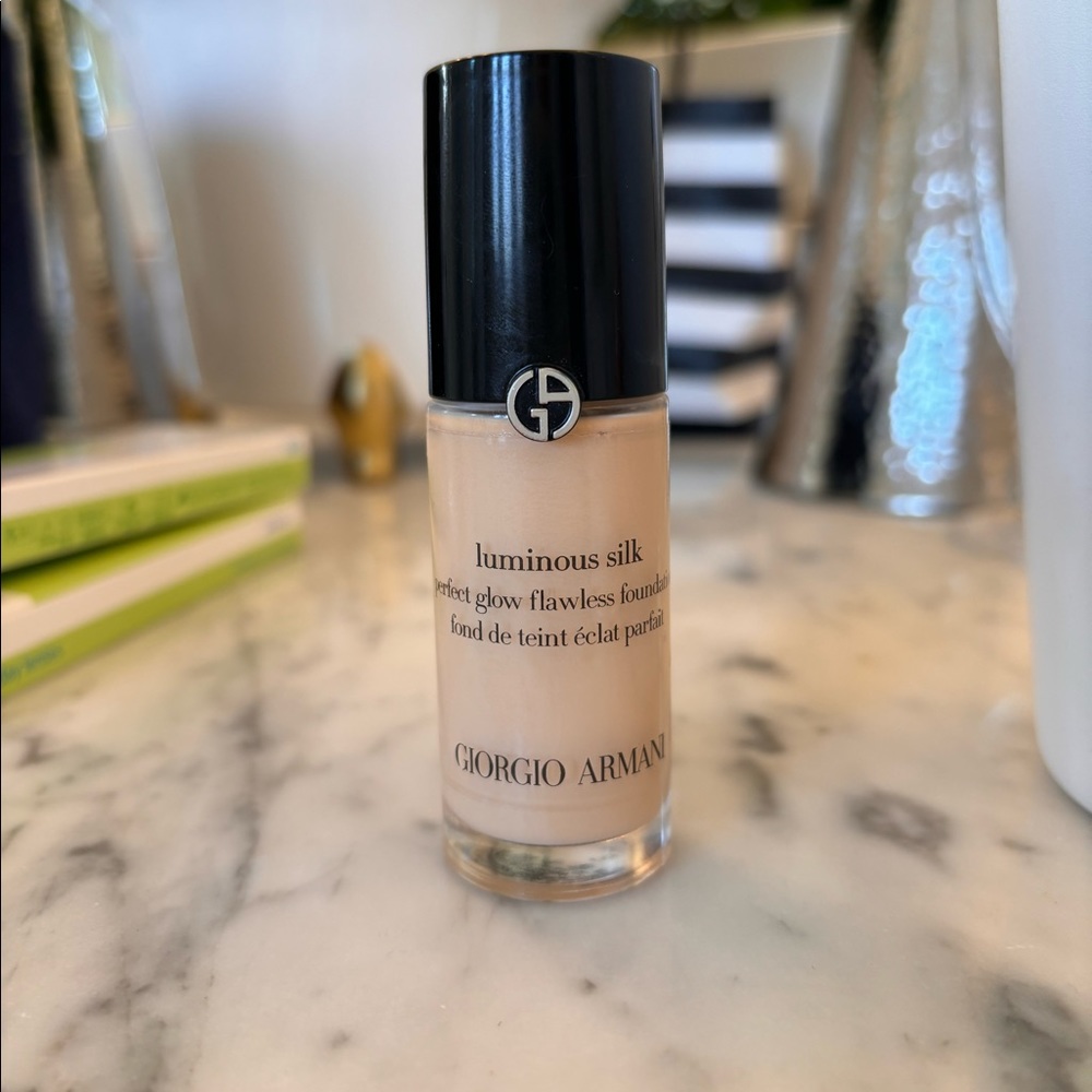 giorio armani luminous silk foundation